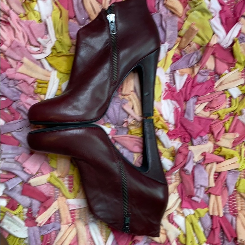 Jessica Simpson Booties - Picture 2 of 3